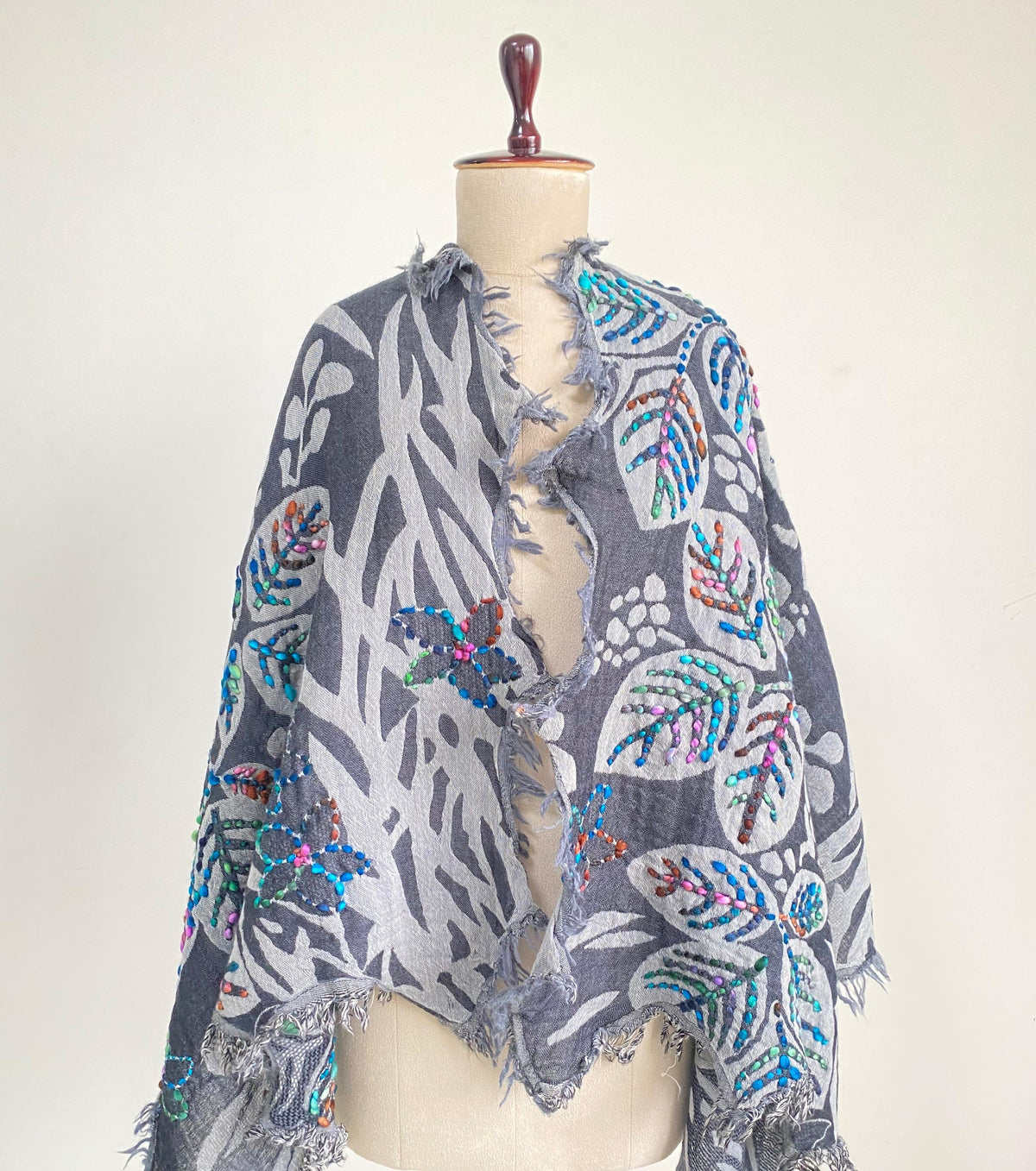 Cashmere Craft Luxury Viscose Jacquard Woven Paisley with Multicolor embroidery Design Winter Stole/Scarf (Grey, Off-White)